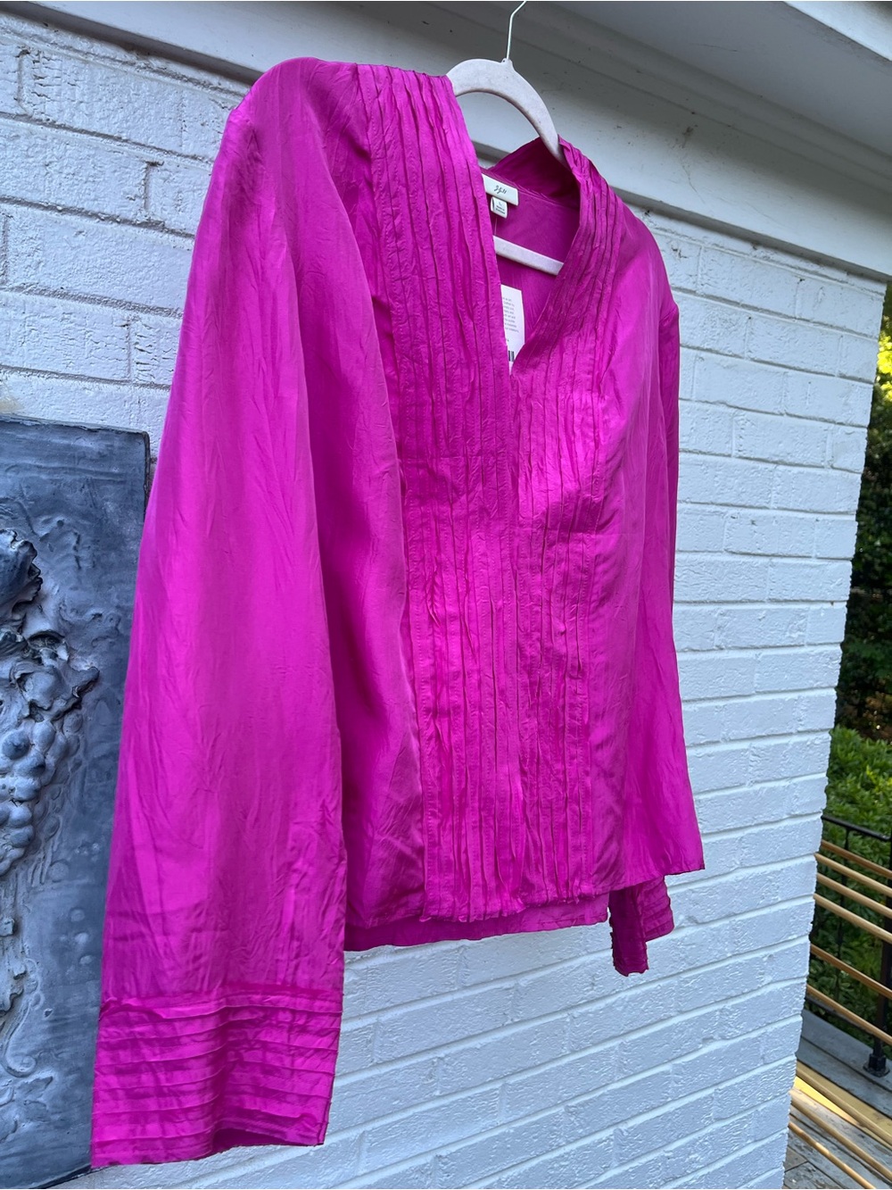 J. Jill 100% Silk pink Blouse - Picture 4 of 14